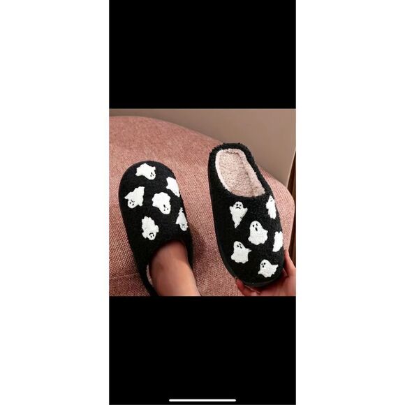 COPY - Six lil  ghost themed, plush lined slippers size 8.5-9 - Picture 6 of 10